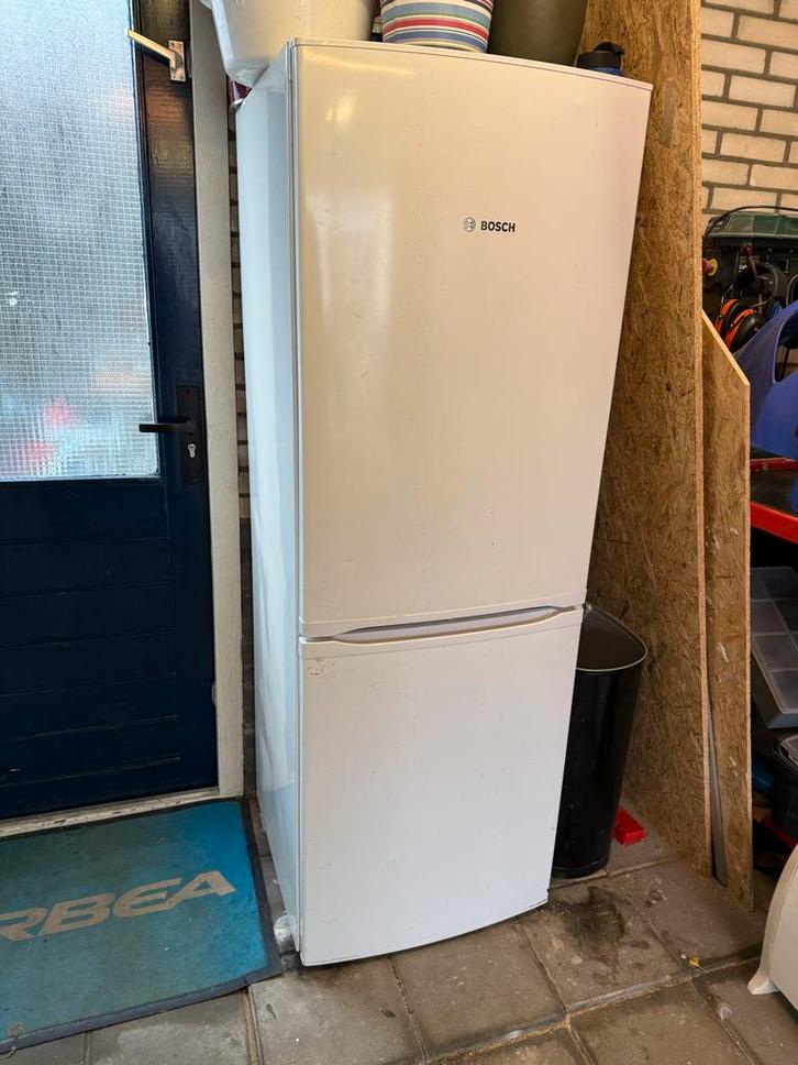 Defecte Bosch Koelkast Koelvriescombinatie - Onderdelen of R, Witgoed en Apparatuur, Koelkasten en IJskasten, Niet werkend, Met vriesvak