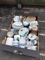 doos vol allerlei servies, Ophalen