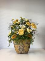 Leuk geel bloemstuk in ovalen stenen pot 65 hoog, Ophalen, Zo goed als nieuw