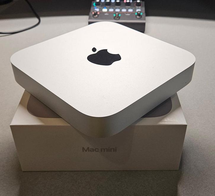 Apple Mac Mini M2 (2023) - 16Gb - 256Gb + Hub, Computers en Software, Apple Desktops, Zo goed als nieuw, Mac Mini, SSD, 3 tot 4 Ghz