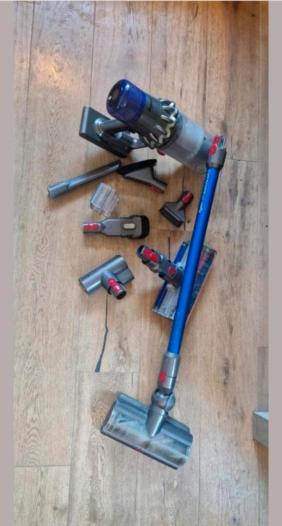 Dyson V11 Absolute Extra Stofzuiger - incl. 2 nieuwe filters, Witgoed en Apparatuur, Stofzuigers, Gebruikt, Stofzuiger, Reservoir