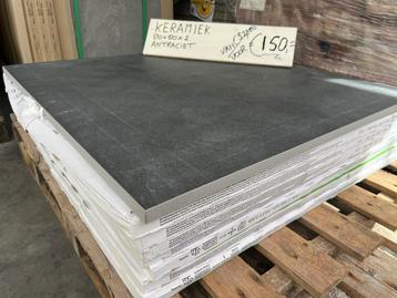 Keramische tegels 80x80x2cm beschikbaar voor biedingen