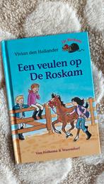 Een veulen op De Roskam - Vivian den Hollander, Ophalen of Verzenden, Gelezen, Vivian den Hollander, Fictie algemeen