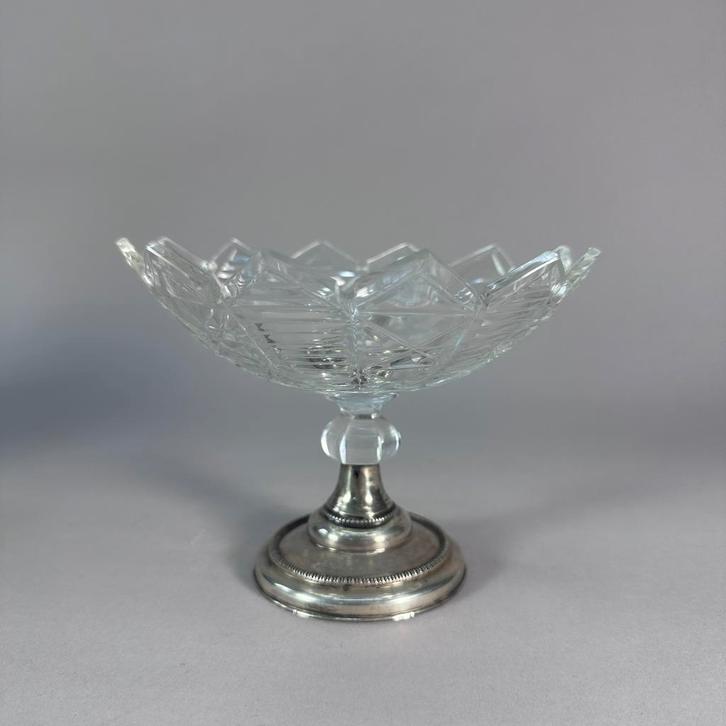 Kristallen bonbonnière op zilveren voet, Nederland, ca. 1920, Antiek en Kunst, Antiek | Glas en Kristal, Ophalen of Verzenden