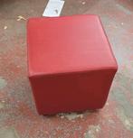 Rood poefje, Ophalen, Zo goed als nieuw, Rechthoekig, Minder dan 50 cm