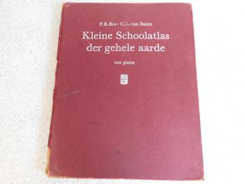 Kleine Schoolatlas der gehele wereld met platen PR Bos 1965 