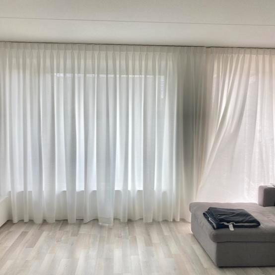50% korting witte satijn gordijn op maat, Huis en Inrichting, Stoffering | Gordijnen en Lamellen, Nieuw, 200 cm of meer, 200 cm of meer