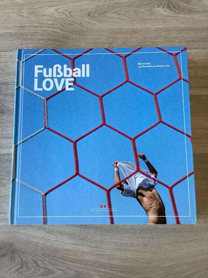 Voetbal Fotoboek - Fußball LOVE, Boeken, Sportboeken, Zo goed als nieuw, Balsport, Ophalen of Verzenden