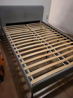 Gratis Bedframe 140 x 200 - Grijze Bekleding, Huis en Inrichting, Gebruikt, Tweepersoons, Ophalen of Verzenden, 200 cm