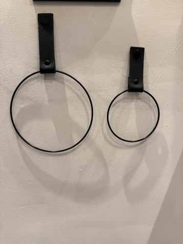 Stijlvolle Handdoek Hanger Set beschikbaar voor biedingen