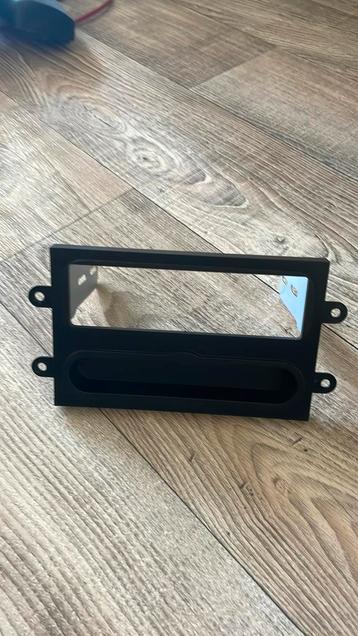 Ombouw frame radio Renault Twingo na 2014 beschikbaar voor biedingen