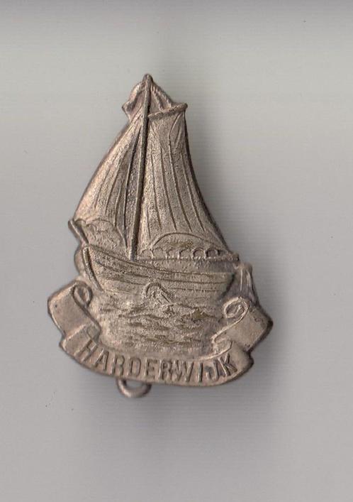 Harderwijk Scheepvaart Zeilboot Zeilen broche A, Verzamelen, Speldjes, Pins en Buttons, Gebruikt, Speldje of Pin, Overige onderwerpen