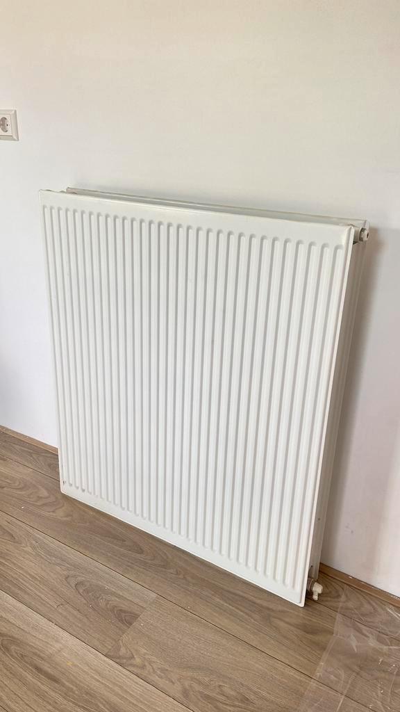 radiator type 22 dubbel, afm. Breedte800xHoogte 900, Doe-het-zelf en Verbouw, Verwarming en Radiatoren, Zo goed als nieuw, Radiator