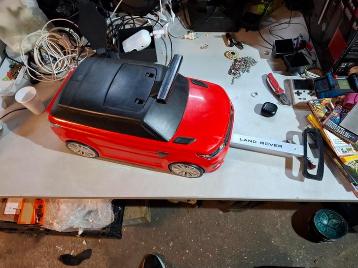 Land Rover Ride-on Koffer - Zo goed als nieuw!, Hobby en Vrije tijd, Modelbouw | Radiografisch | Auto's, Zo goed als nieuw, Auto offroad