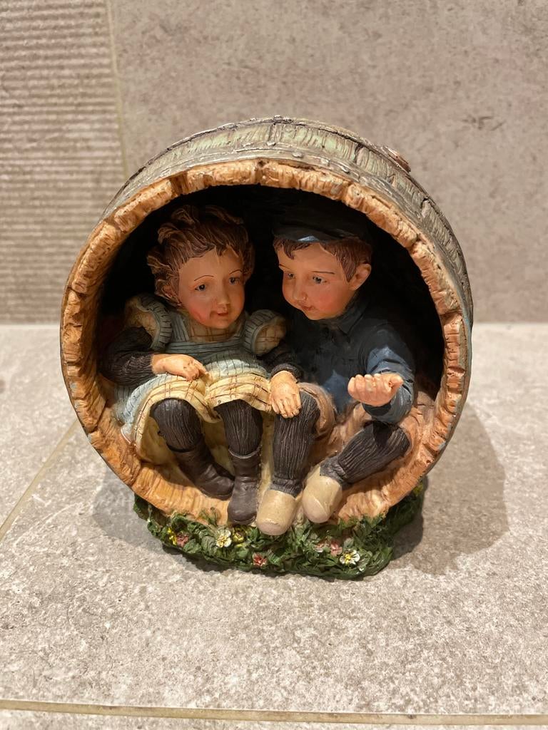 Ot & Sien in de ton, Ophalen of Verzenden, Zo goed als nieuw, Kunststof, Mensenbeeld
