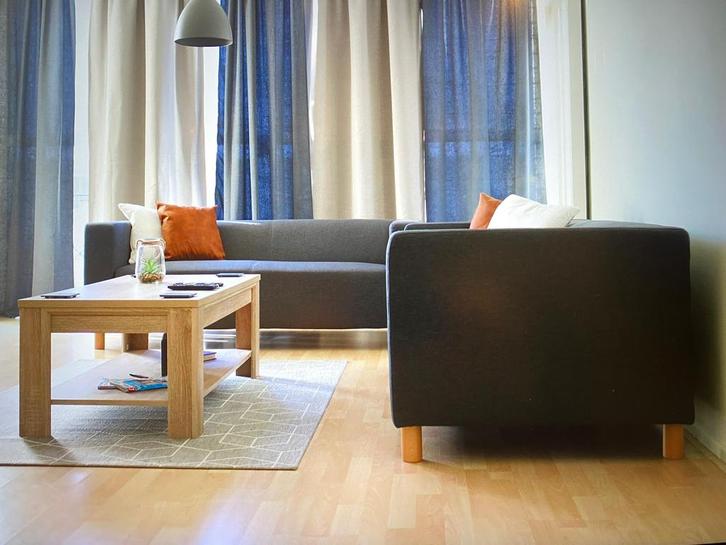 Mooie, compacte donkergrijze Palermo 2,5-zits banken 2 stuks, Huis en Inrichting, Banken | Bankstellen, Zo goed als nieuw, Rechte bank