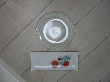 2 antiek glazen cake koek schalen samen €8.00 Rond langwerp. beschikbaar voor biedingen