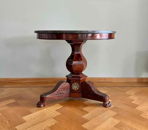 Ronde Empire salontafel, mahonie met hardsteen blad, Antiek en Kunst, Antiek | Meubels | Tafels, Ophalen