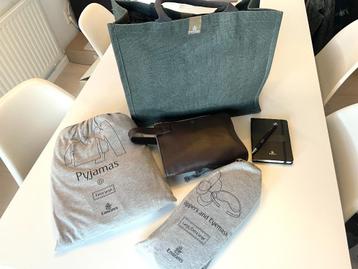 Complete Emirates First Class set/ BVLGARI toilettas beschikbaar voor biedingen