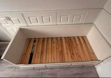 Bed van ikea - afbeelding 1