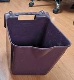 Ophangbare voer- /wateremmer €5,-, Ophalen of Verzenden, Gebruikt, Overige soorten