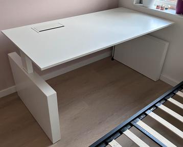 Verstelbaar stevige kantoor tafel 160 x 80 cm beschikbaar voor biedingen
