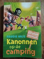 Kanonnen op de Camping - Reggie Naus, Boeken, Ophalen of Verzenden, Zo goed als nieuw, Reggie Naus, Fictie algemeen