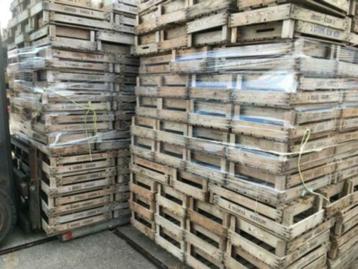 Houten kisten circa 18x43x61cm ,ideaal als kerstpakket beschikbaar voor biedingen