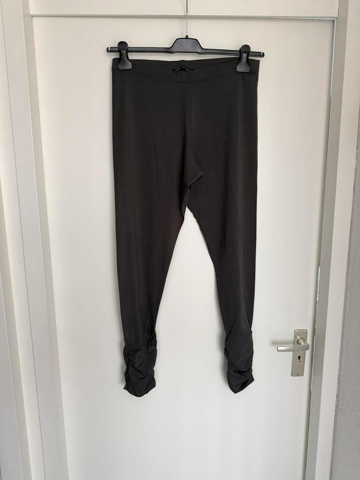 Expresso nieuwe grijze Legging mt 44 46 L (staat XXL in) rek, Kleding | Dames, Broeken en Pantalons, Nieuw, Maat 42/44 (L), Grijs
