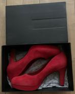 Mooie rode Clarks pumps maat 43, Kleding | Dames, Schoenen, Pumps, Nieuw, Ophalen of Verzenden, Clarks