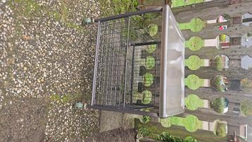 Bijzettafel metaal beschikbaar voor biedingen