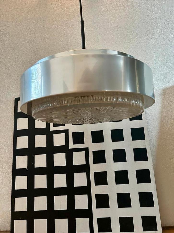 Vintage hanglamp met Glas. Space age. Vintage, Huis en Inrichting, Lampen | Hanglampen, Gebruikt, Minder dan 50 cm, Glas, Metaal