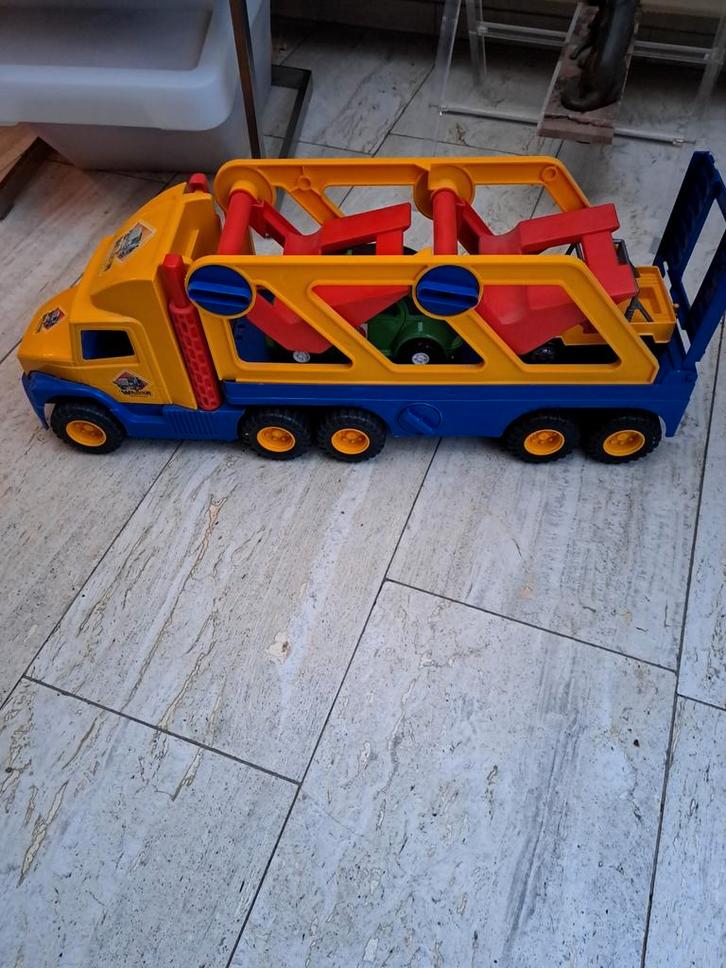 Speelgoed Vrachtwagen me auto's, Kinderen en Baby's, Speelgoed | Speelgoedvoertuigen, Gebruikt, Ophalen