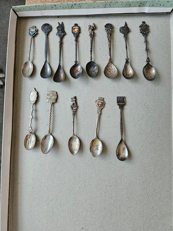 Antieke Zilveren Souvenir Lepeltjes Collectie beschikbaar voor biedingen