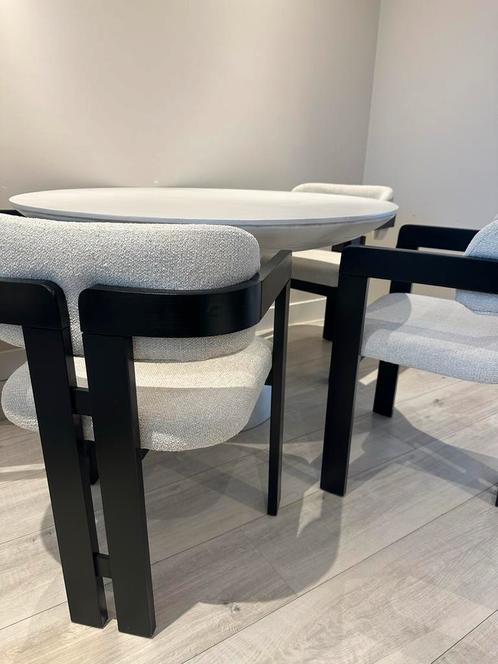 Eetkamerset met ronde tafel en 3 stoelen, Huis en Inrichting, Complete eetkamers, Gebruikt, Minder dan 4 stoelen, Ophalen