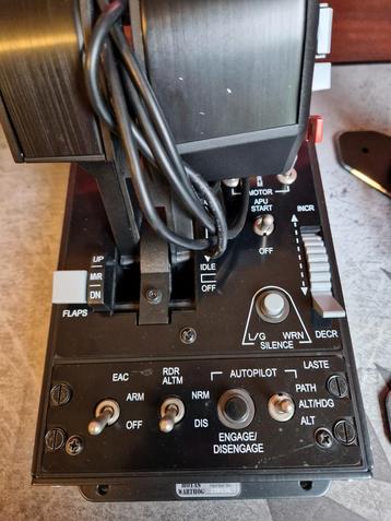 Thrustmaster warthog throttle  beschikbaar voor biedingen
