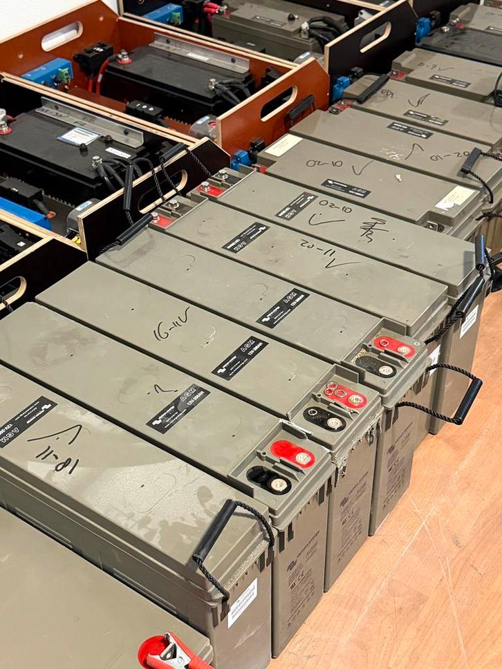 Diverse Victron AGM accu's | 130ah | 165ah | 200ah | 220ah, Caravans en Kamperen, Camper-accessoires, Gebruikt, Ophalen