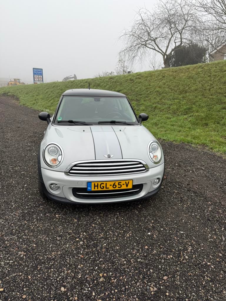 Mini 1.6 ONE 2011 Grijs, Auto's, Mini, Particulier, Benzine, Hatchback, Handgeschakeld, Geïmporteerd, Zilver of Grijs, Voorwielaandrijving