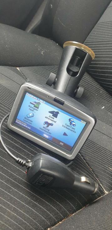Te koop tom tom navigatie compleet met lader en standaard
va beschikbaar voor biedingen