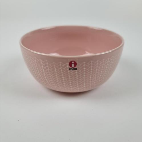 Iittala Sarjaton Letti Old rose kom 0,68L, Huis en Inrichting, Keuken | Servies, Nieuw, Kom(men), Overige stijlen, Porselein, Ophalen