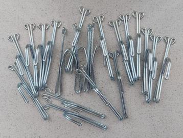 21 metalen gordijn haken / inschuif haken / kuif haken beschikbaar voor biedingen