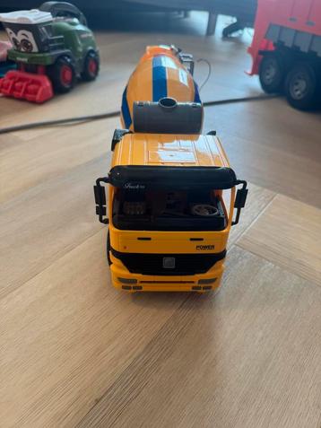 Speelgoed cementwagen beschikbaar voor biedingen