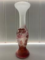 Prachtige , florale vaas in Gallé stijl  !, Ophalen of Verzenden