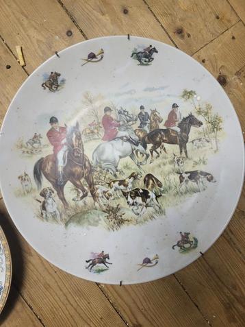 Bord antiek  beschikbaar voor biedingen