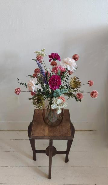 Mooi, nieuw kunstbloemen boeketje!
 beschikbaar voor biedingen