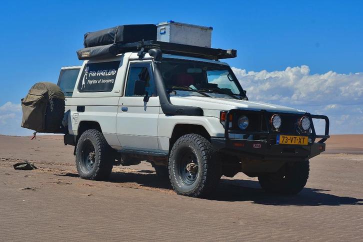 Toyota Land Cruiser HZJ74 4.2D Overlander in Kenia, Auto's, Bestelauto's, Particulier, 4x4, Bluetooth, Dakrails, Radio, Trekhaak