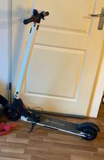 Elektrische step - achterlicht defect, incl. lader, Fietsen en Brommers, Steps, Ophalen of Verzenden, Gebruikt, Elektrische step (E-scooter)