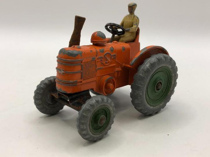 Dinky Toys 300 Massey Harris Tractor -GOED- M37, Hobby en Vrije tijd, Modelauto's | 1:43, Gebruikt, Auto, Dinky Toys, Ophalen of Verzenden