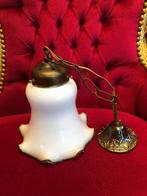 Brocante hanglamp antiek koper - witte glas - melkglas, Gebruikt, Verzenden, Glas, Antiek / klassiek