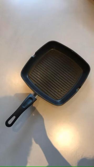 Grill pan vierkant beschikbaar voor biedingen